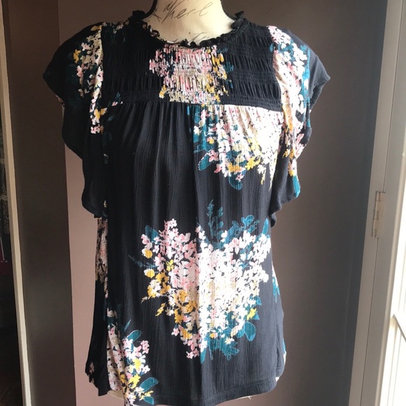 Maurices Tops - Maurices Floral Print Flutter Sleeve Top